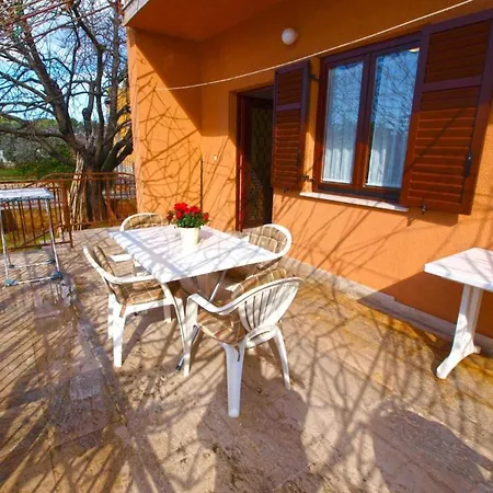 Relaxing With Outdoor Space In Fazana