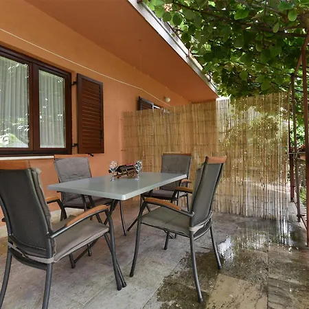 Relaxing With Outdoor Space In Faana Fažana